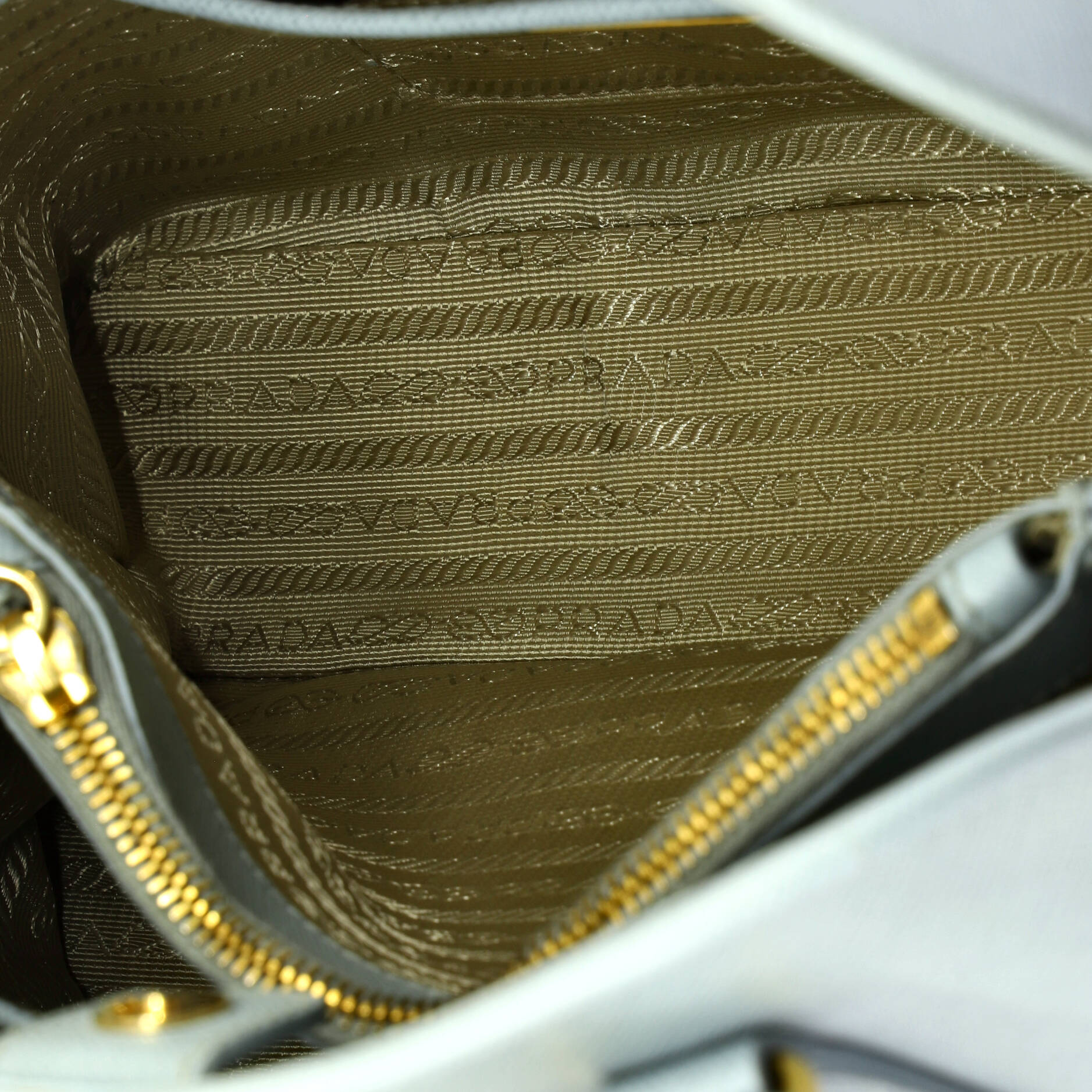 Pre Owned Prada Open Promenade Bag Saffiano Leather Medium