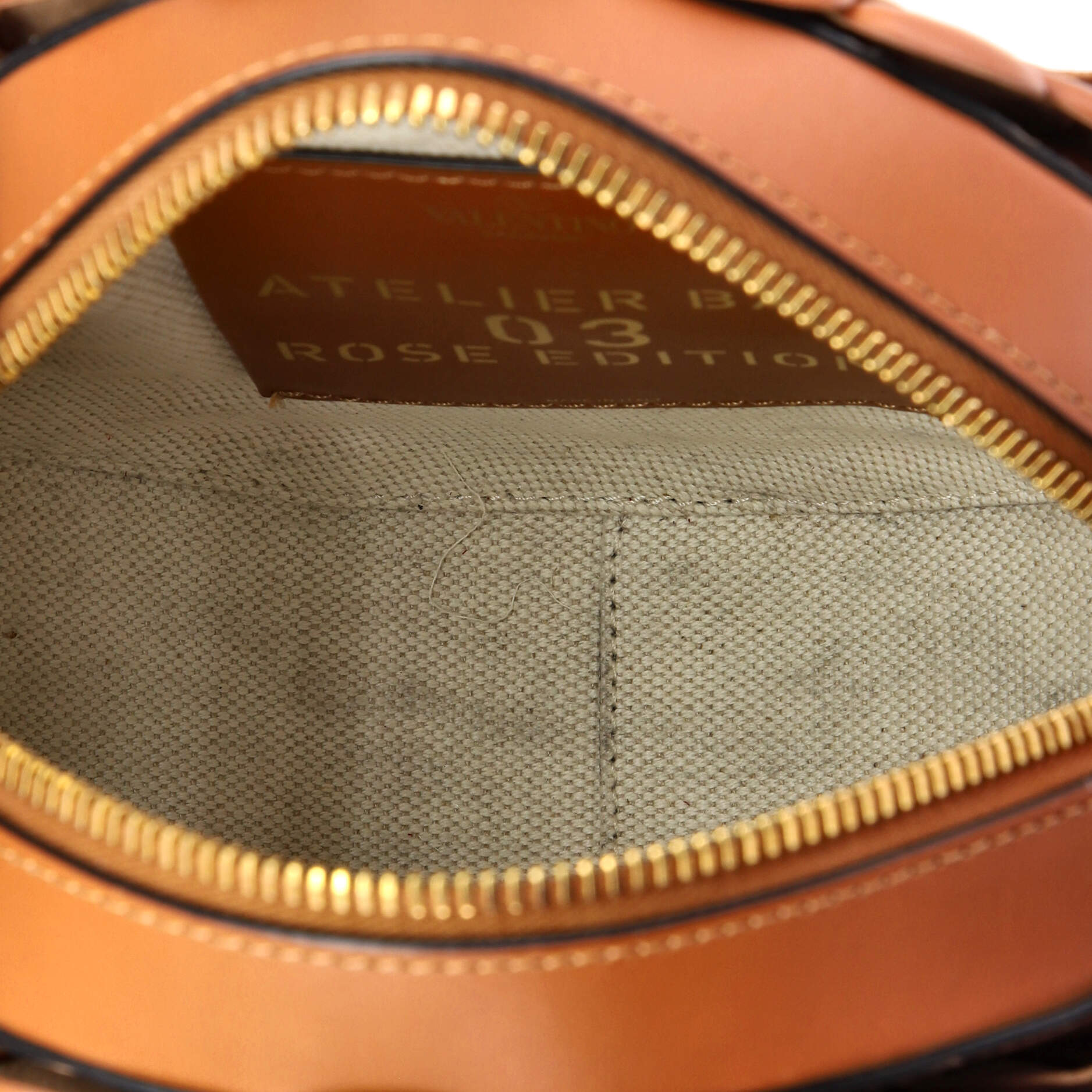 Pre Owned Valentino Garavani Atelier 03 Rose Edition Round Crossbody Bag Leather
