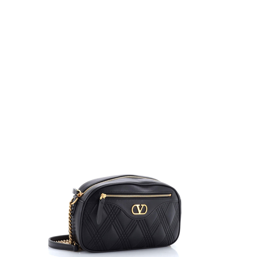 Pre Owned Valentino Garavani Quiltie 67 Camera Bag Quilted Leather Small