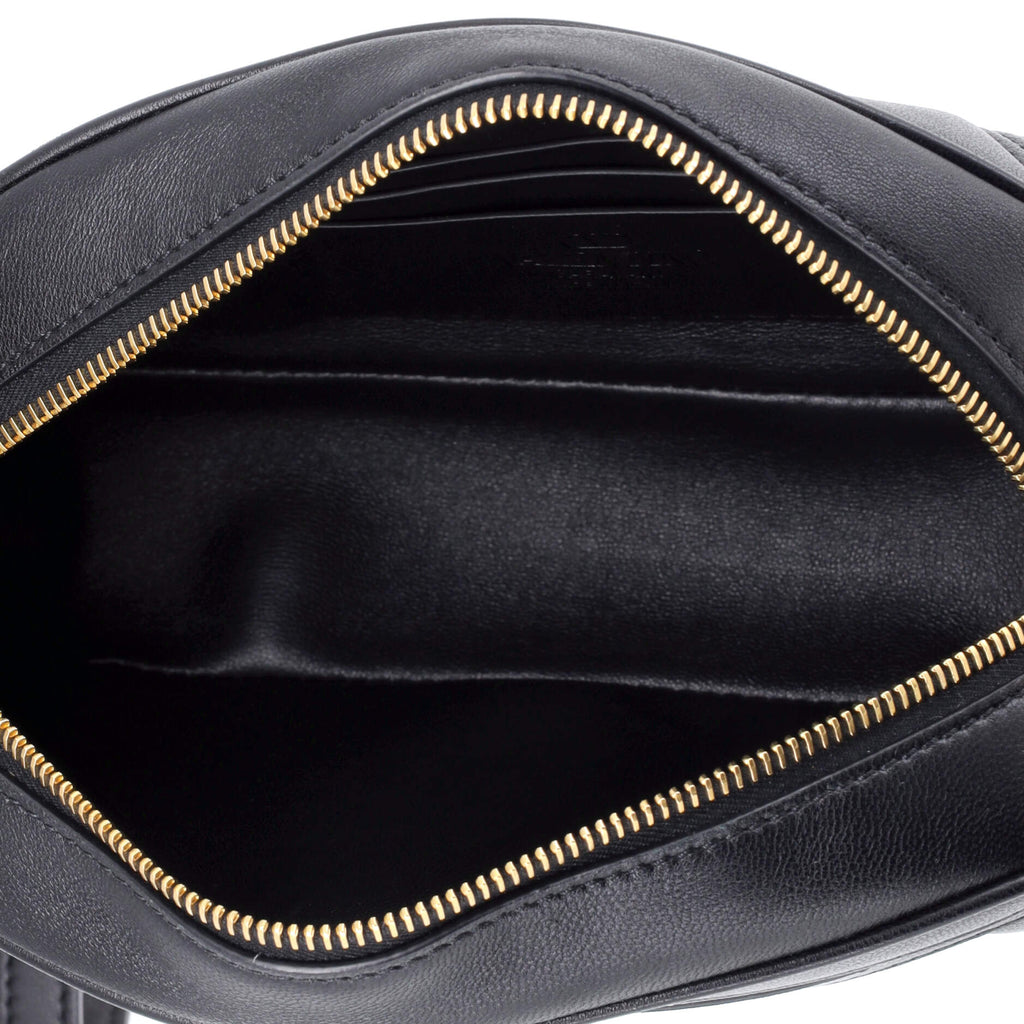 Pre Owned Valentino Garavani Quiltie 67 Camera Bag Quilted Leather Small
