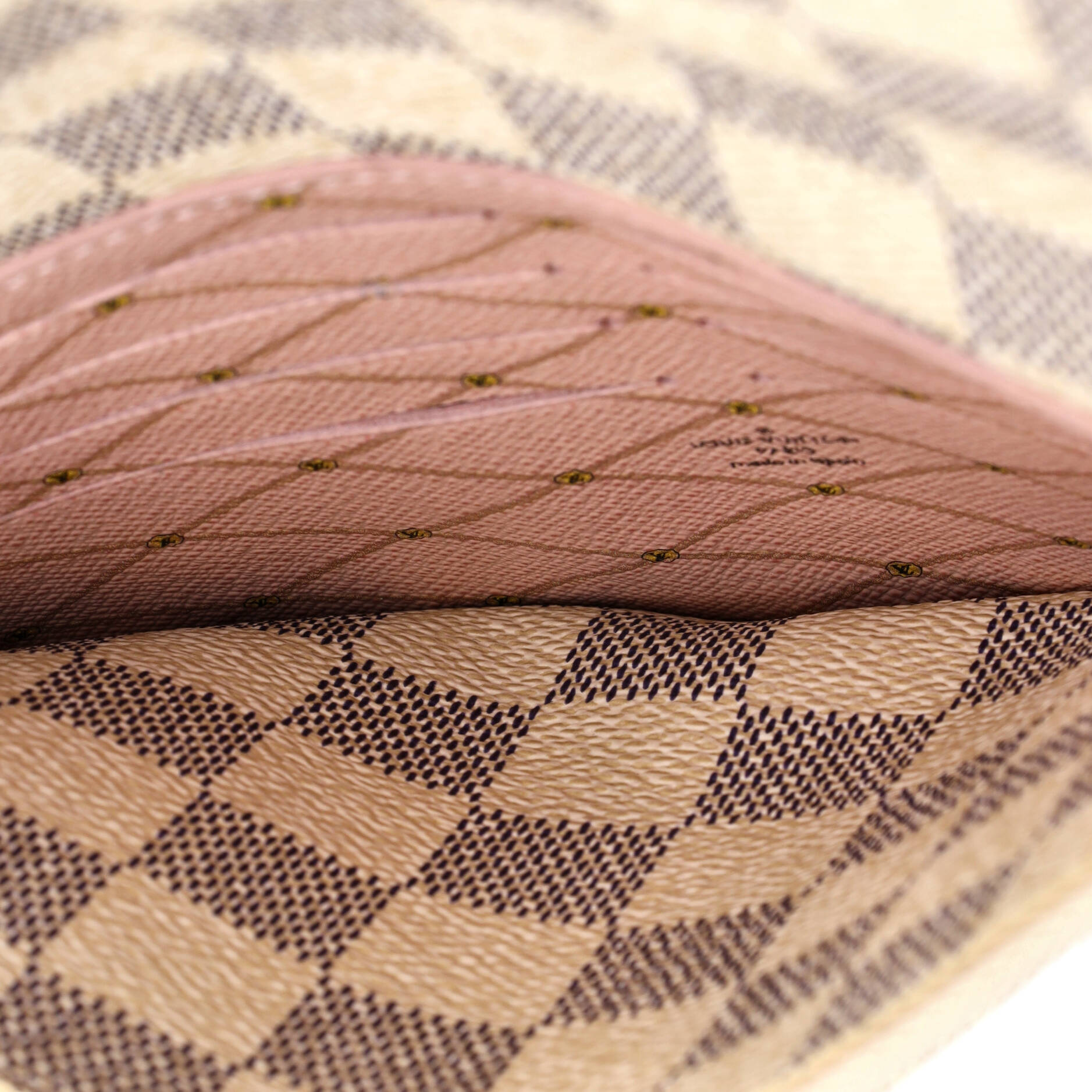 Pre Owned Louis Vuitton Weekend Pochette Limited Edition Damier Summer Trunks