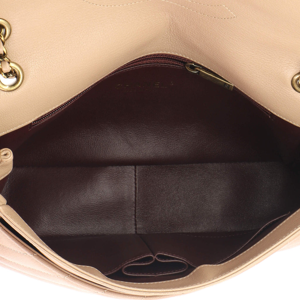 Pre Owned Chanel CC Flap Bag Diagonal Quilted Goatskin Medium