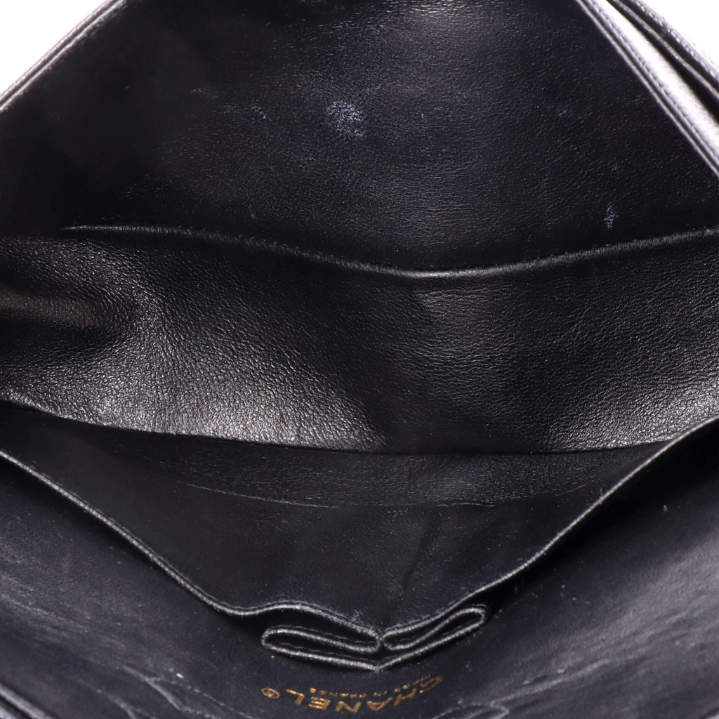 Pre Owned Chanel Vintage Classic Double Flap Bag Quilted Caviar Medium