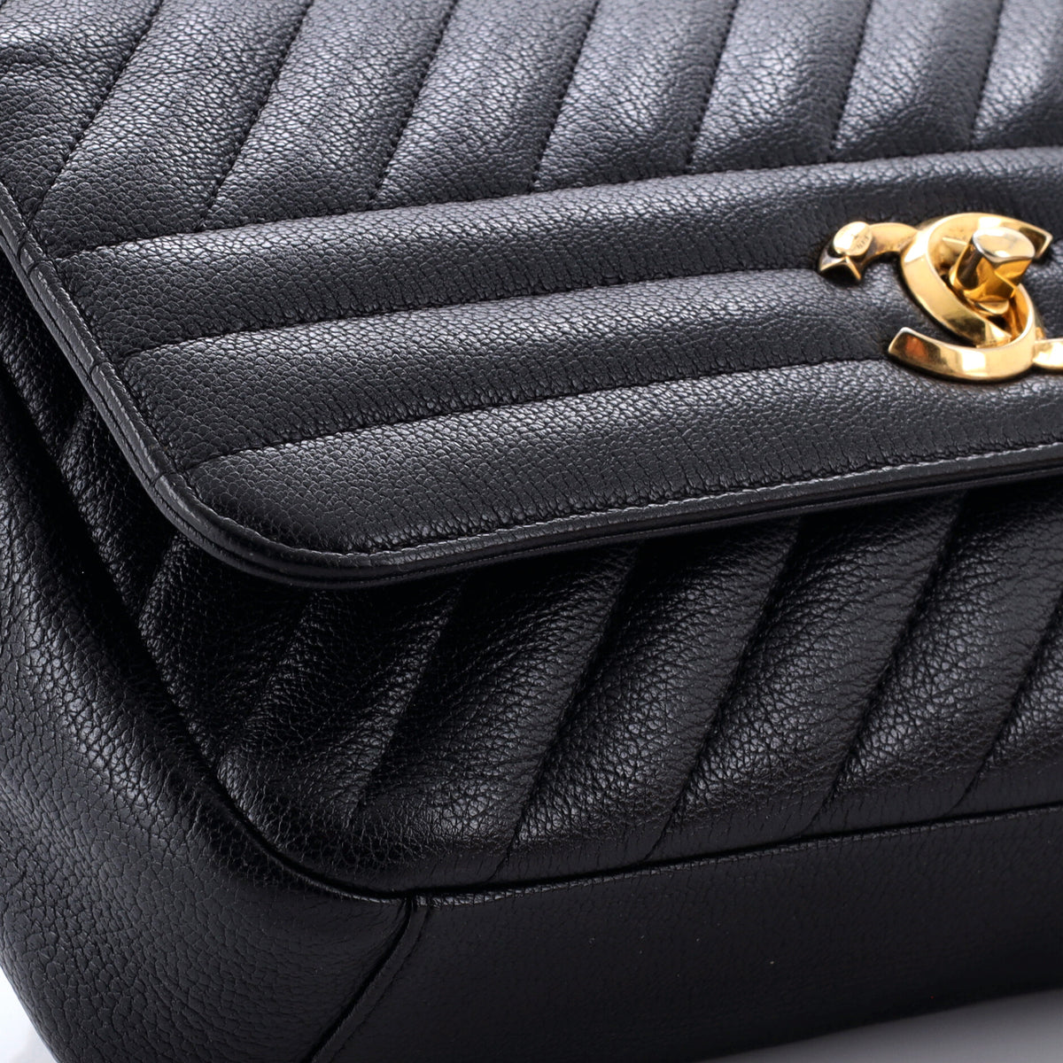 Pre Owned Chanel CC Flap Bag Diagonal Quilted Goatskin Medium