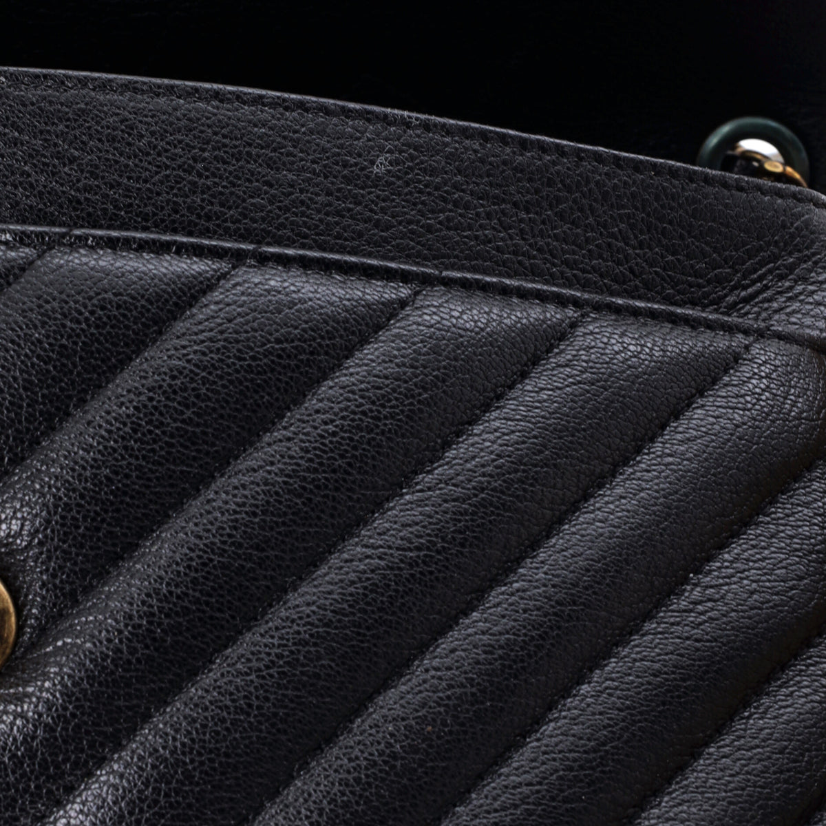 Pre Owned Chanel CC Flap Bag Diagonal Quilted Goatskin Medium