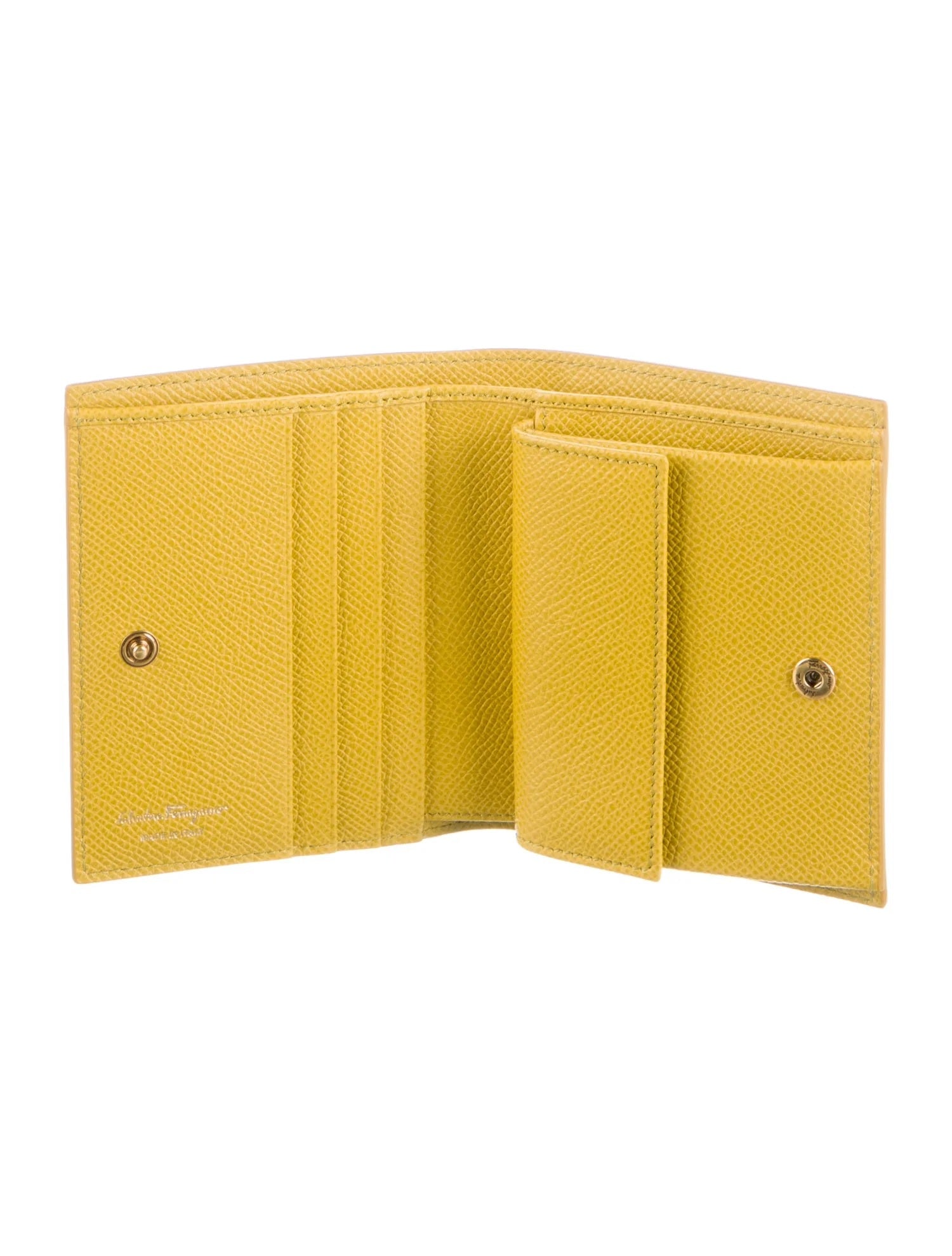 Pre Owned Salvatore Ferragamo Leather Compact Wallet