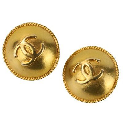 Pre Owned Chanel CC Logo Round Clip-On Earrings Metal Gold-Tone Metal