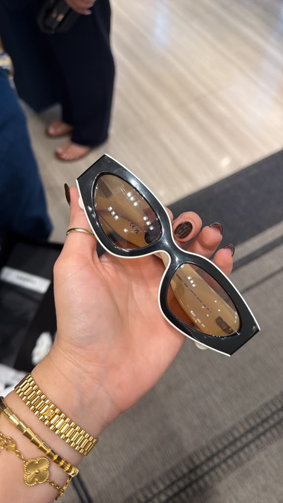 Pre owned Chanel Cat Eye Sunglasses