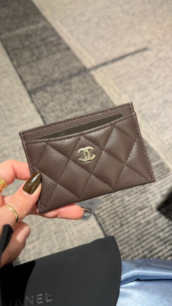 Pre Owned Chanel Caviar Quilted Card Holder